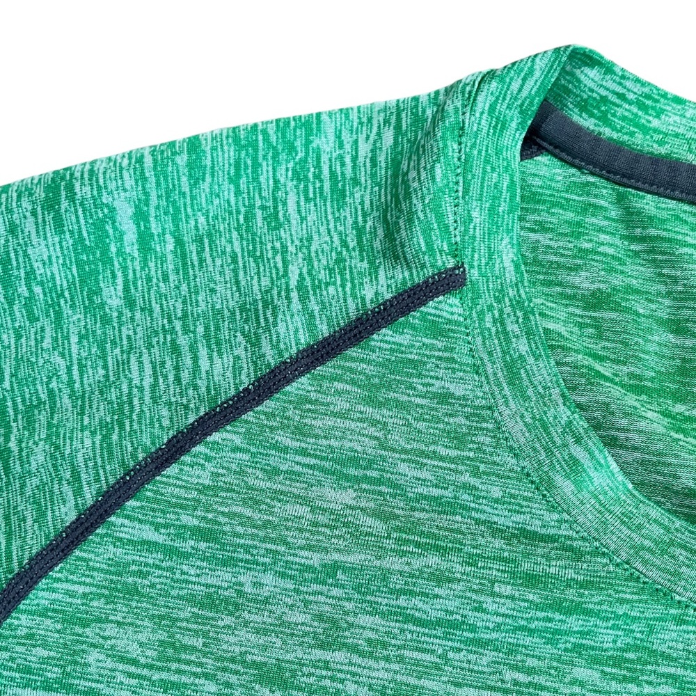 Under Armour Loose HeatGear Tee Closeout Price - Picture 7 of 9
